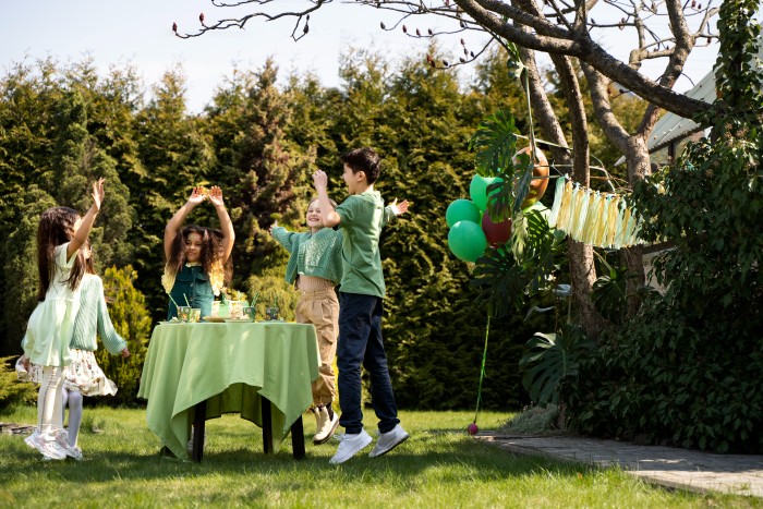 8 essential items to rent for a backyard party